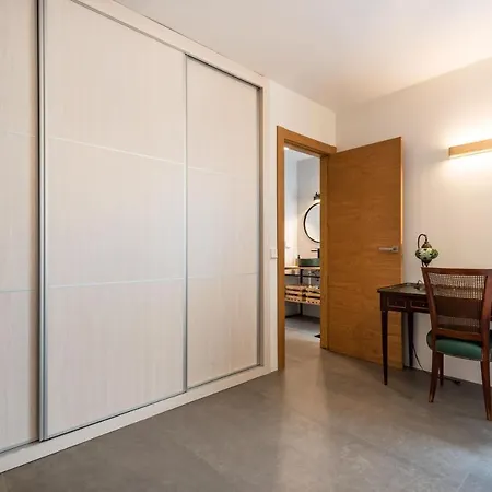 Apartman Sea Views I *